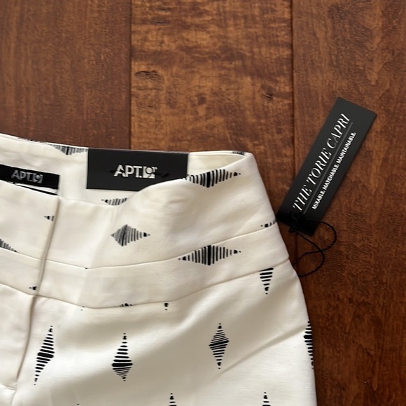 Women's Apt. 9 Fit Capri Pant Size::4 - Picture 12 of 15